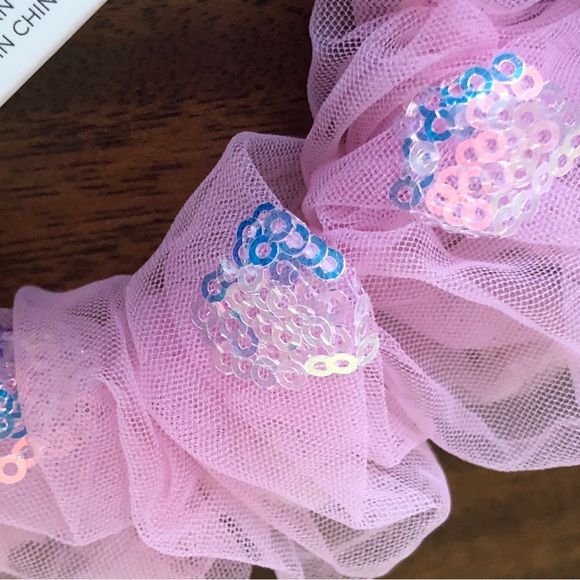 NWT Scrunchie Set of  2 Pink -1-velvet and 1-tulle hair accessories - Picture 16 of 16